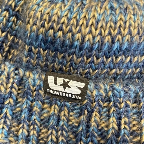 Burton Snowboarding Winter Pom Pom Beanie Hat - Picture 6 of 8